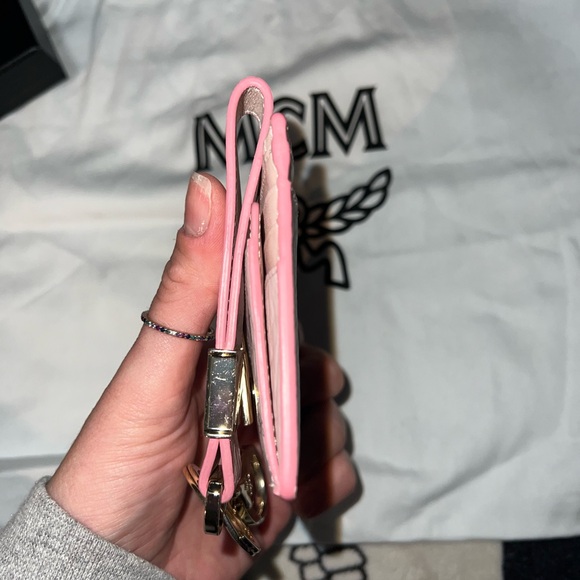 MCM light pink and grey Patricia wallet + Key fob - Picture 11 of 16
